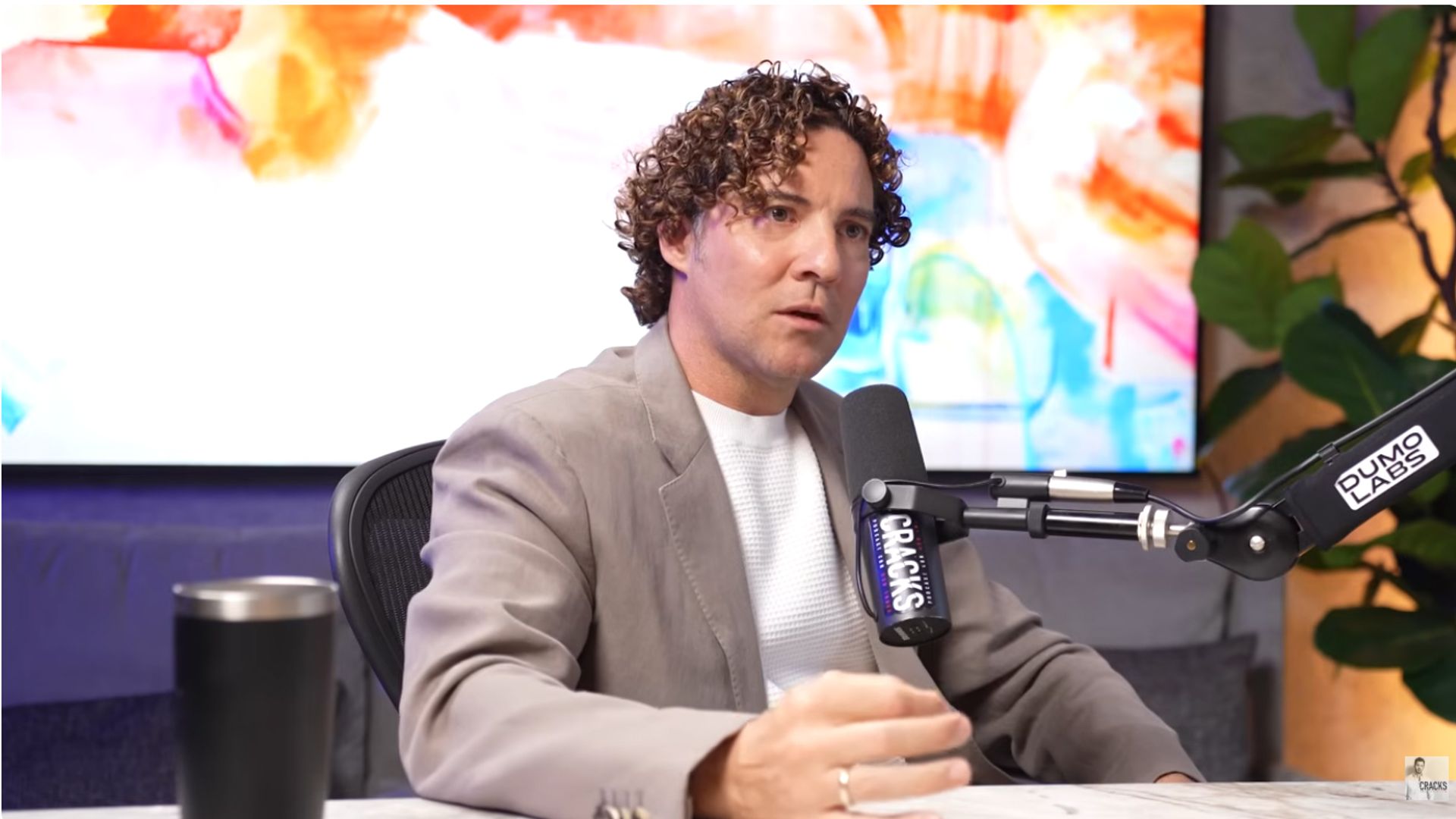 David Bisbal ha concedido una de sus entrevistas más personales, en la que ha hablado de la pérdida de su padre, del estado de salud de su hermano José María y del importante papel que desempeña su familia en su vida