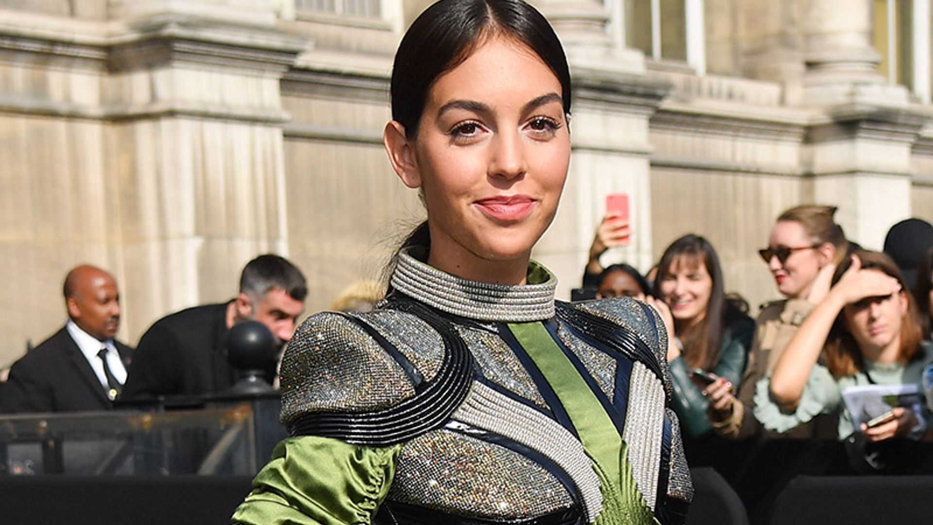 Georgina Rodríguez vuelve al trabajo con un vestido de 'efecto Wow'