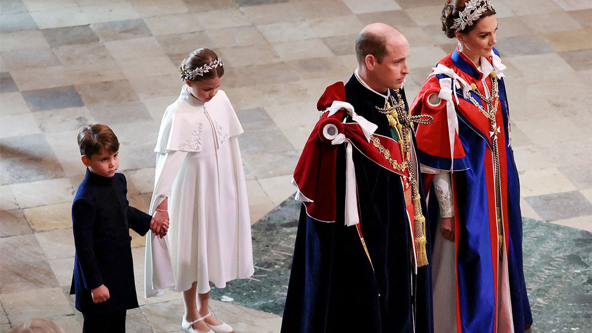 Las simbólicas imágenes de los príncipes de Gales y sus hijos en la coronación de Carlos III