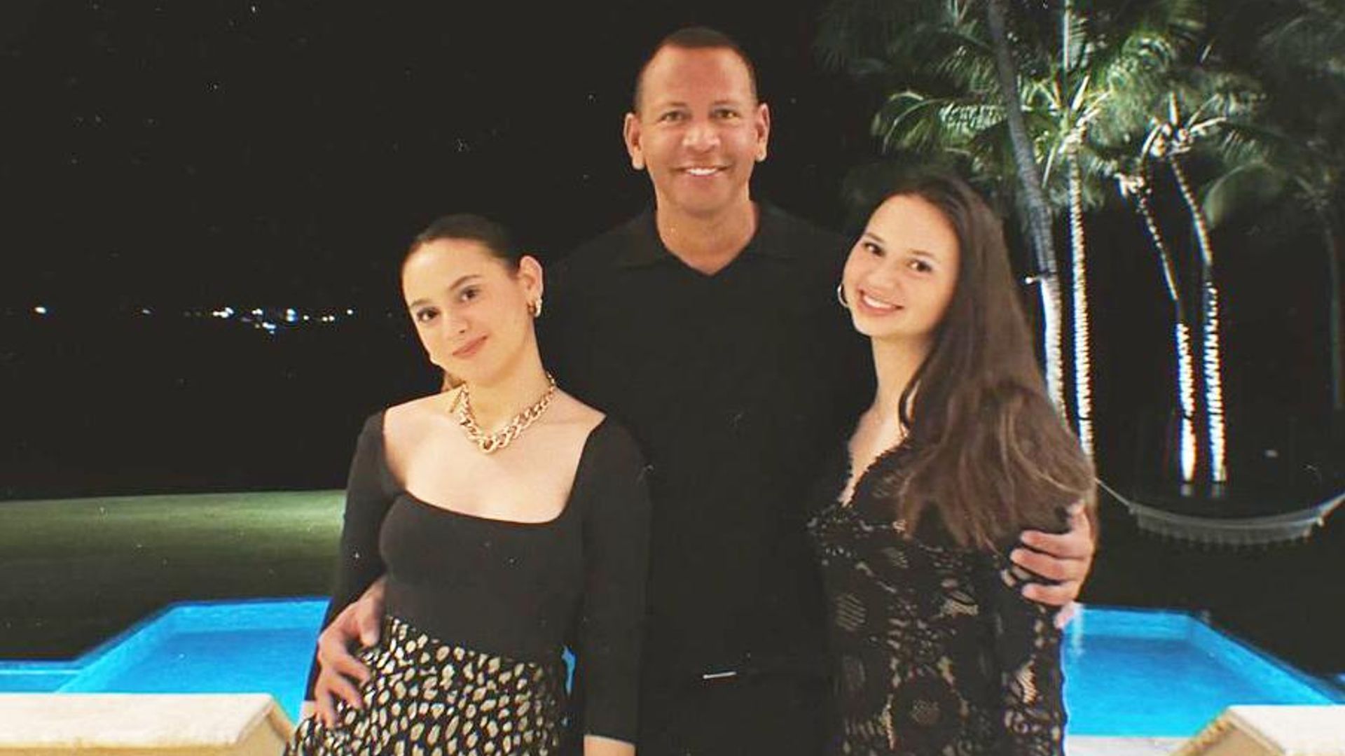 Alex Rodriguez y sus hijas disfrutan de sus vacaciones en República Dominicana | ¡HOLA!