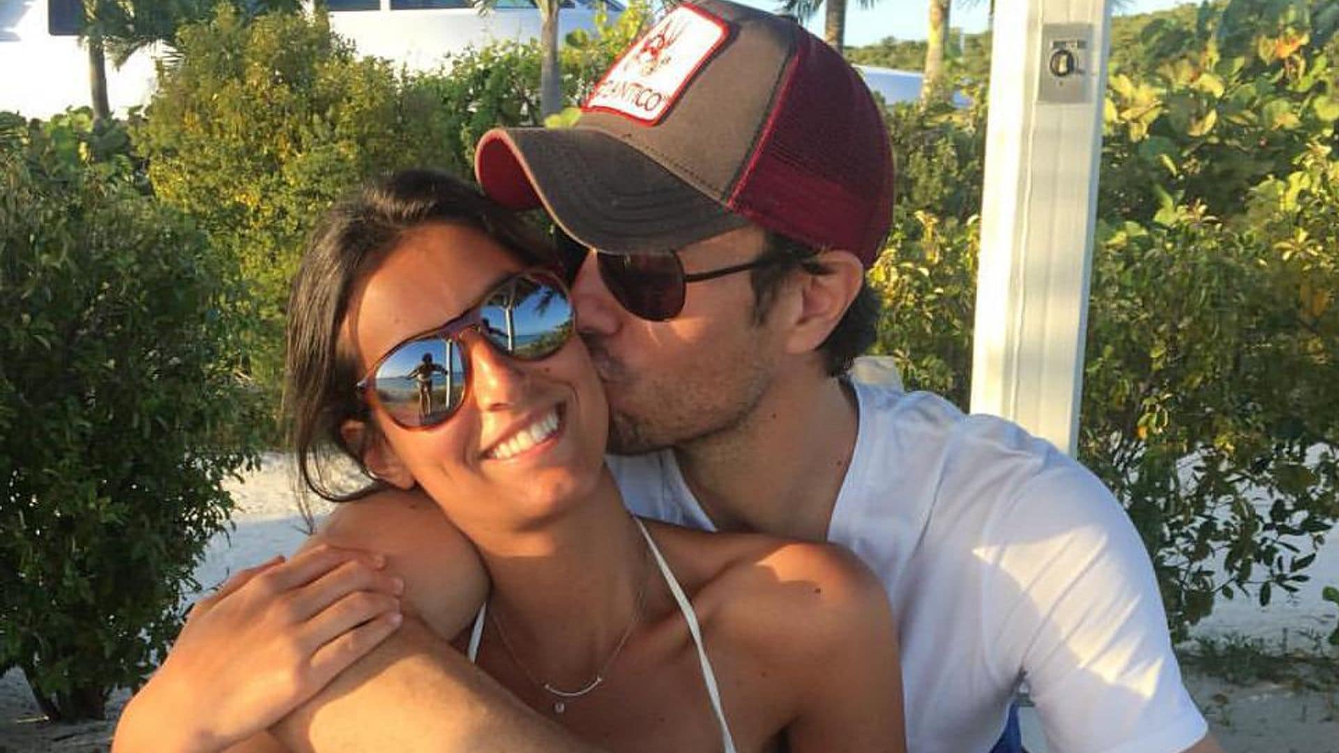 Familia de Enrique Iglesias da la bienvenida a un nuevo integrante