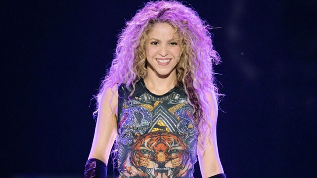 shakira cordon pelo