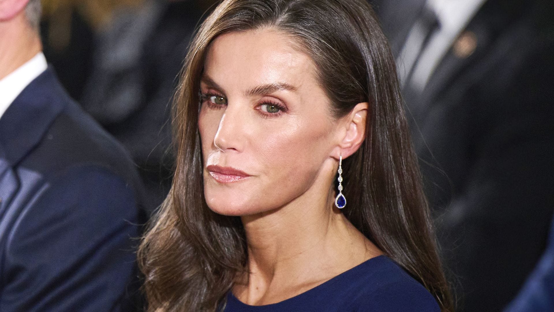 El homenaje silencioso de la Reina en Valencia a una de las firmas afectadas por la DANA