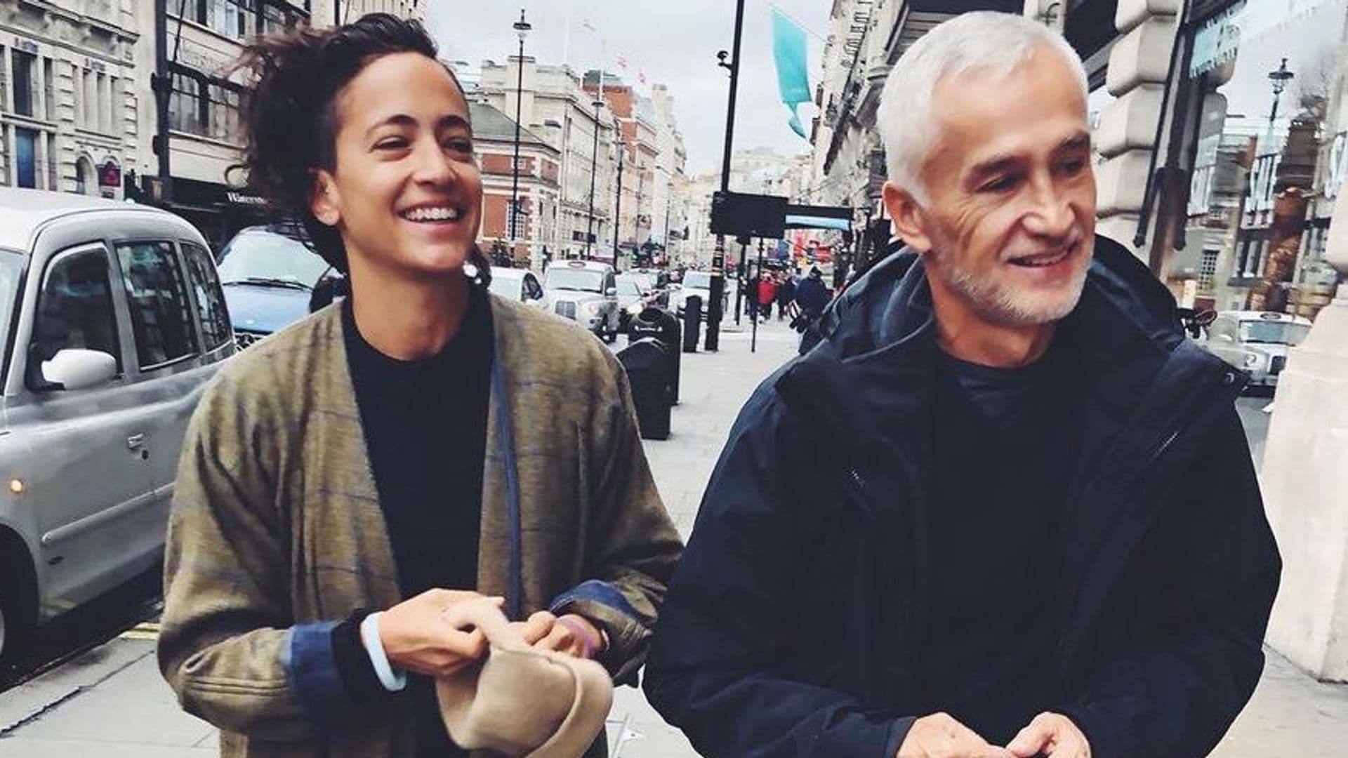 Cobijado por su hija, Jorge Ramos presenta su libro más personal