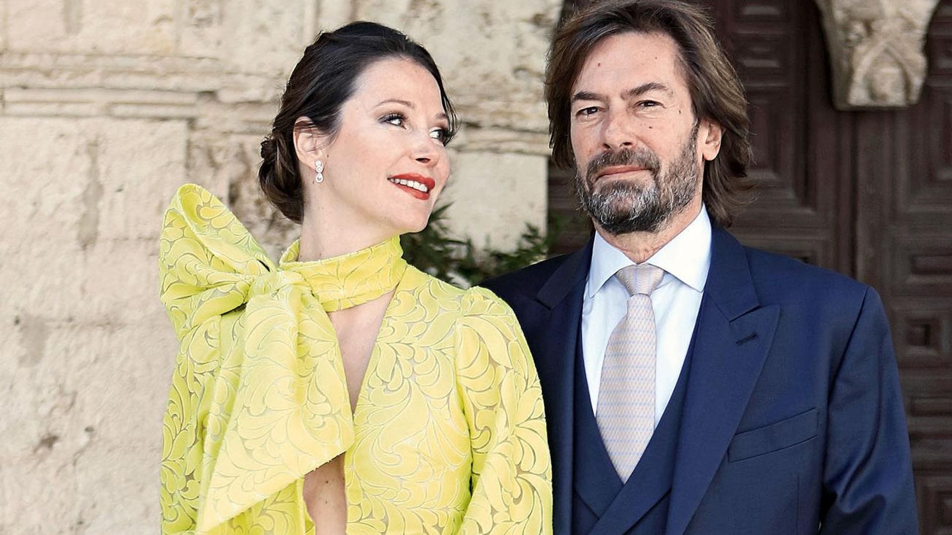 Esther Doña, la otra novia radiante en la boda del hijo del juez Pedraz