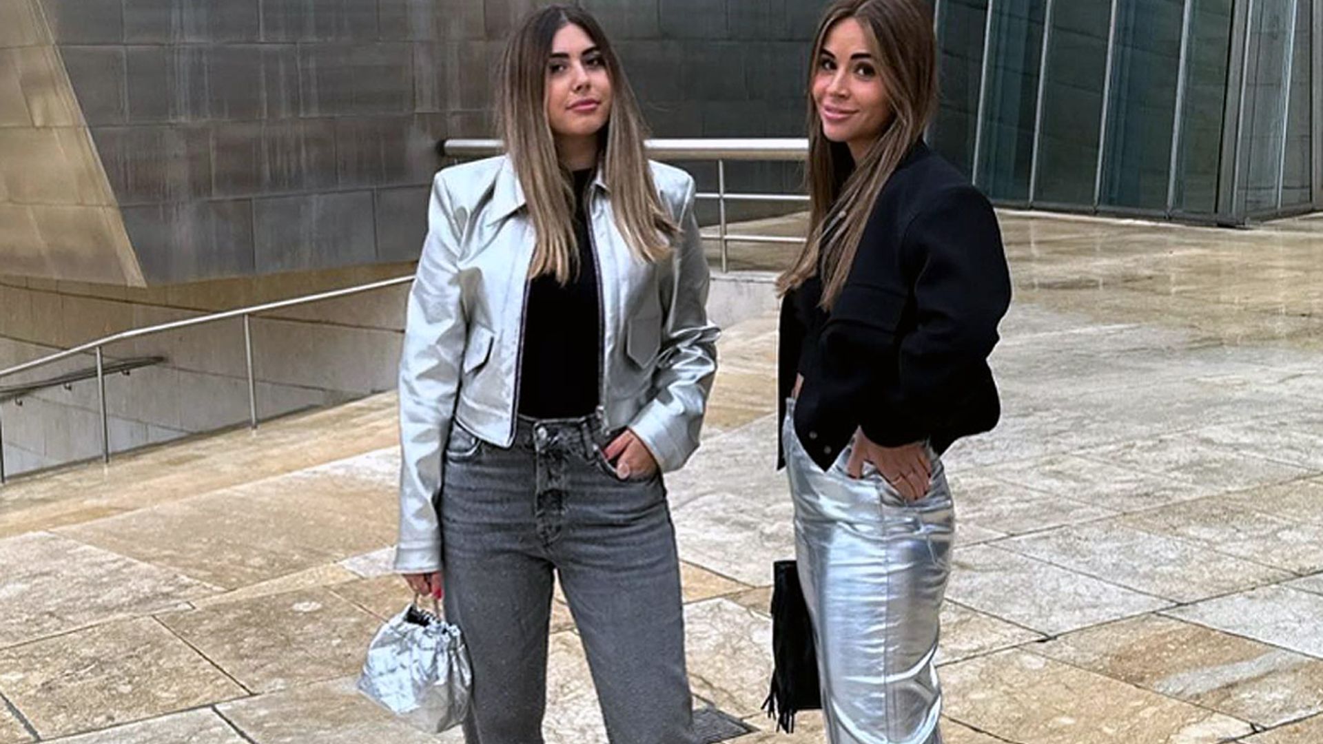 Los pantalones de Zara especiales que mejor quedan con jerséis básicos