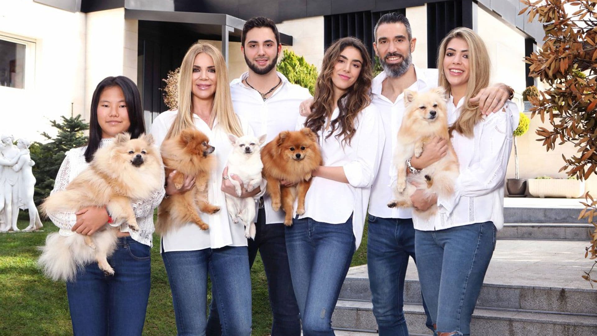 Ingrid Asensio y Fernando Sanz nos presentan a su familia un año después de la triste pérdida de Lorenzo Sanz