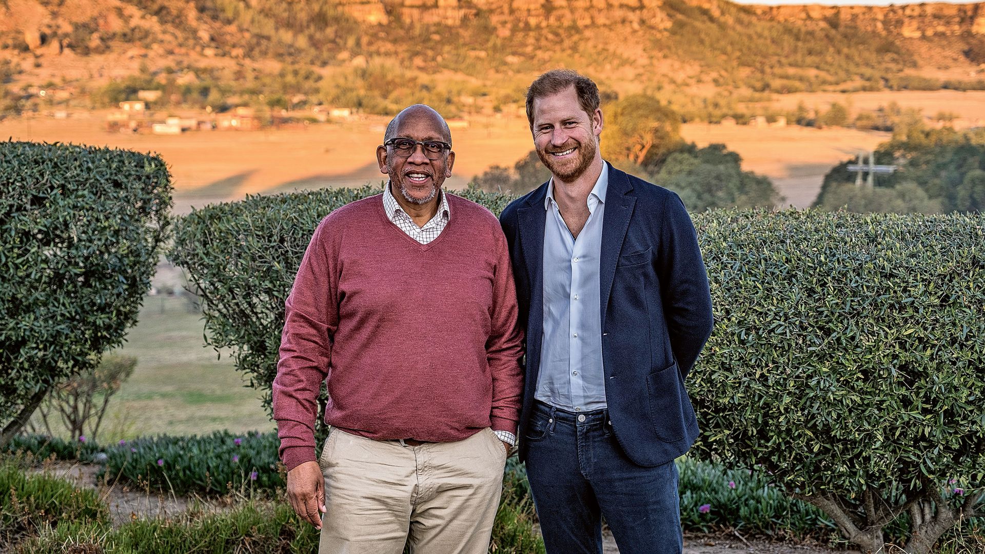 El príncipe Harry con el príncipe Seeiso de Lesotho
