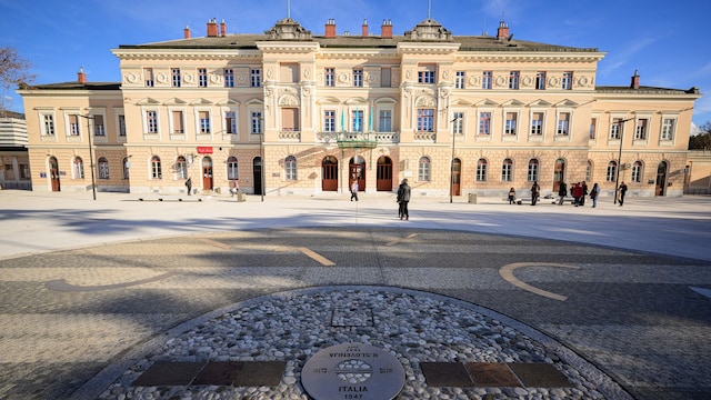 Plaza Europa, en el límite de Eslovenia e Italia