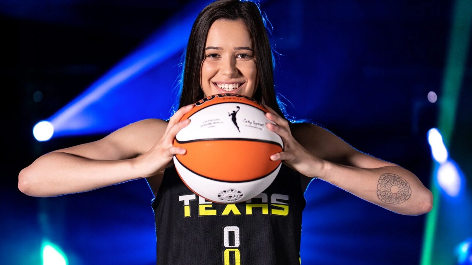 lou lopez s n chal la primera jugadora nacida en m xico en ser reclutada por la wnba