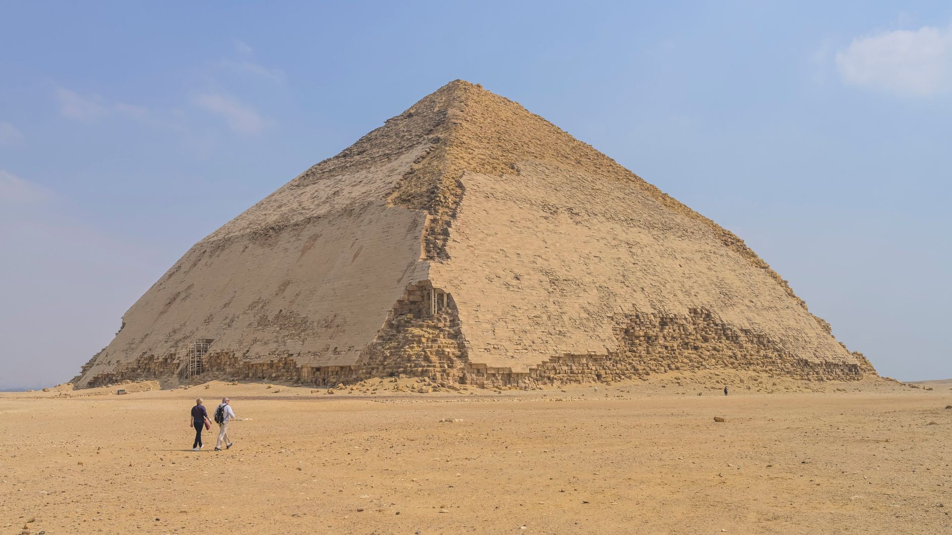  la Pirámide Acodada de Dahshur