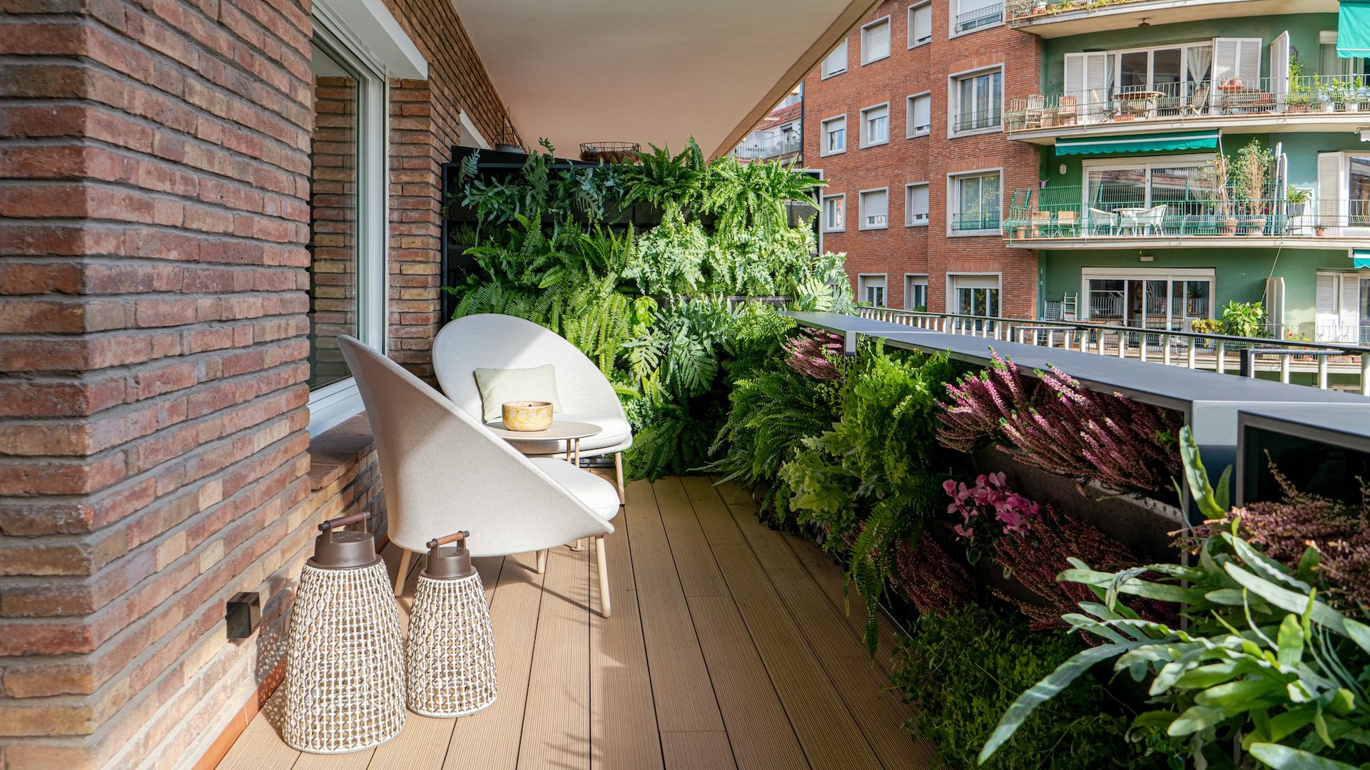Cómo decorar una terraza pequeña para disfrutarla de verdad esta primavera y verano