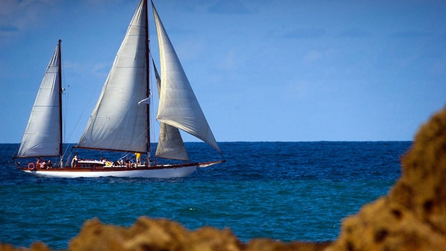 velero lucretia hondarribia