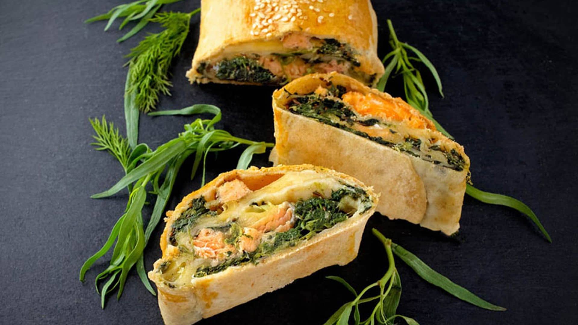 Hojaldre de salmón con acelgas