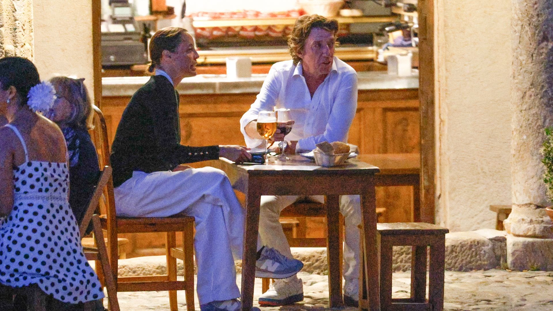 EXCLUSIVA. Las imágenes de Colate Vallejo-Nágera y Alejandra Conde de cena romántica en Pedraza