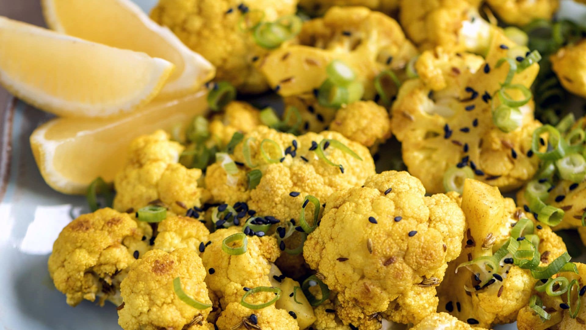 Ramitos de coliflor con cúrcuma