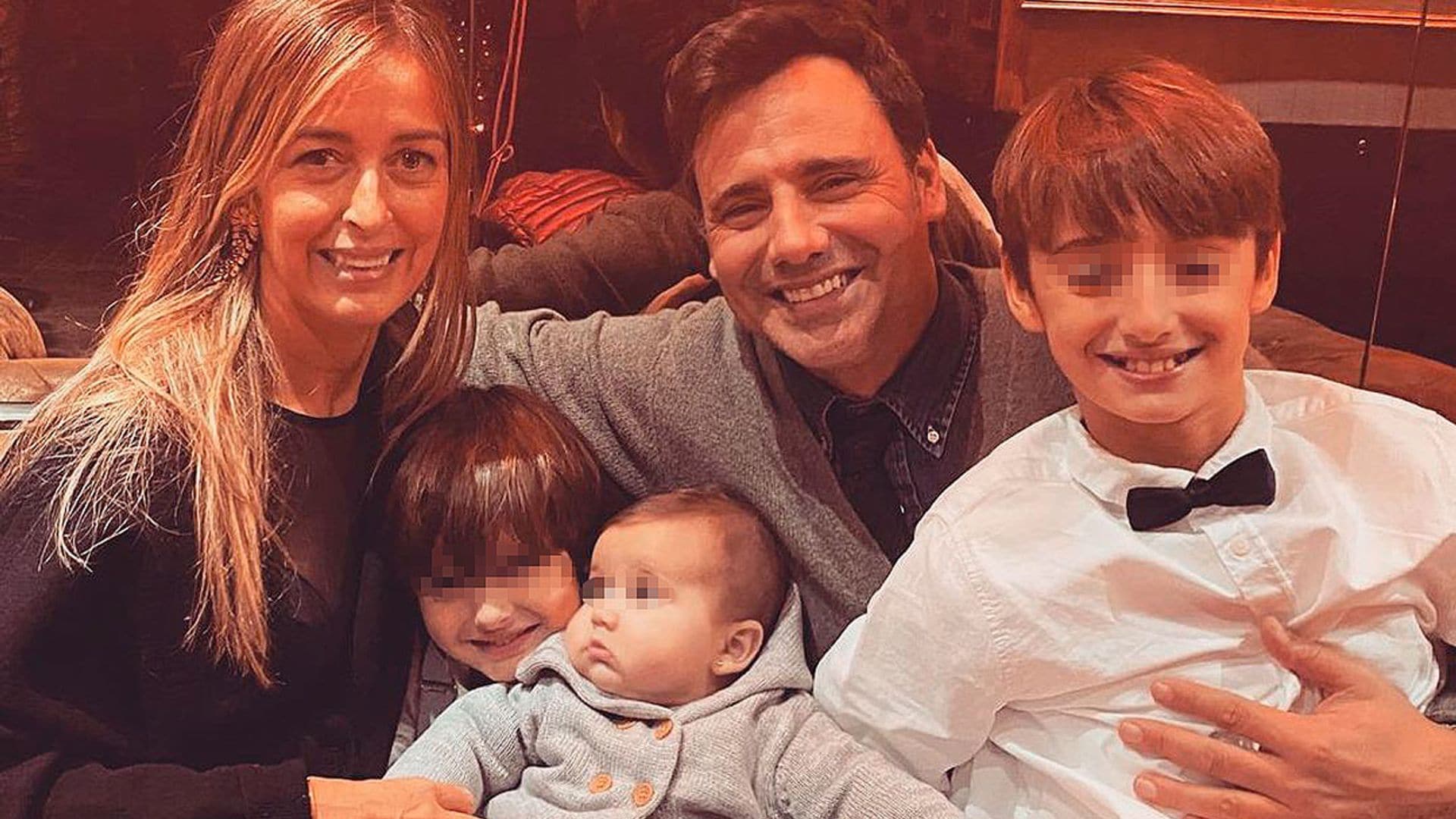 La mujer y el hijo mayor de Ion Aramendi hacen a la vez la Primera Comunión