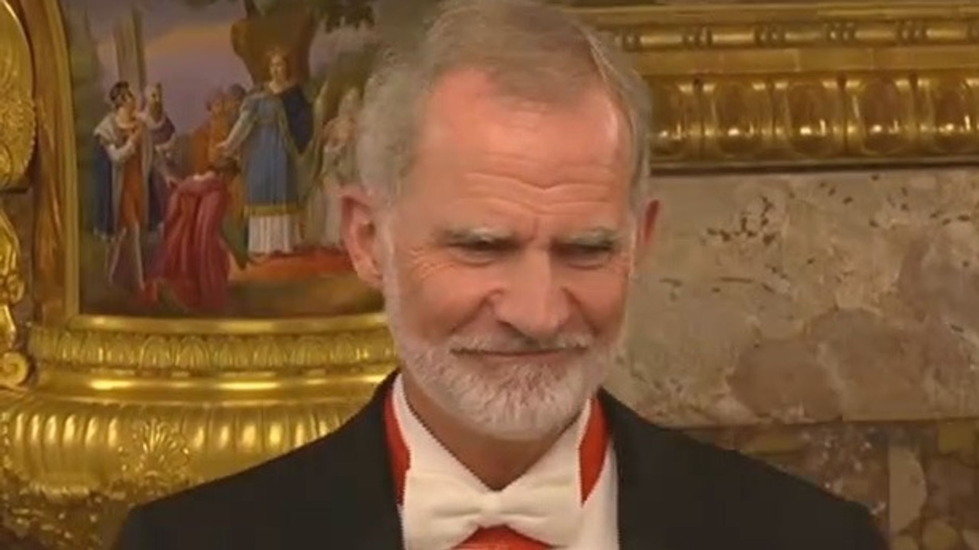 El curioso postre de la cena de los Reyes con los Macron: lleva lana de oveja y hasta suena a cascabeles