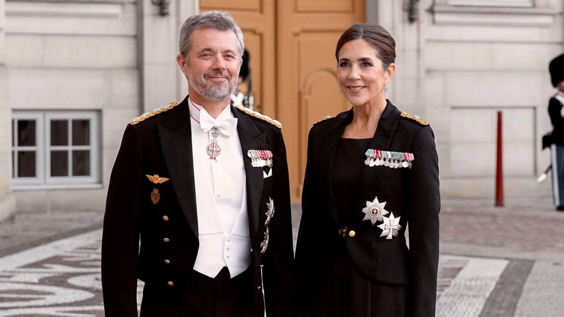 La reina Mary de Dinamarca en Palacio de Christian VII, en Amalienborg, para una cena de gala, 2026.