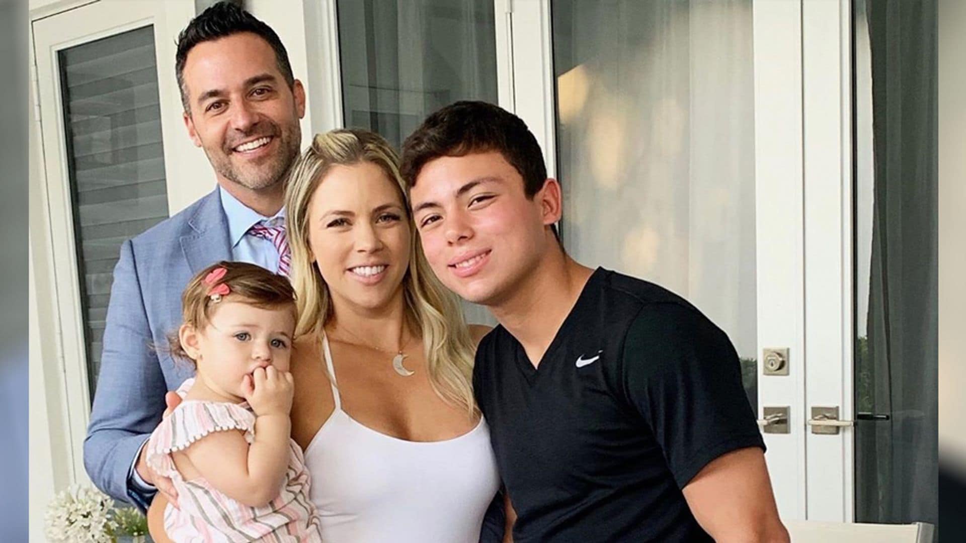 Ximena Duque celebra con mucha alegría el cumpleaños 15 de su hijo