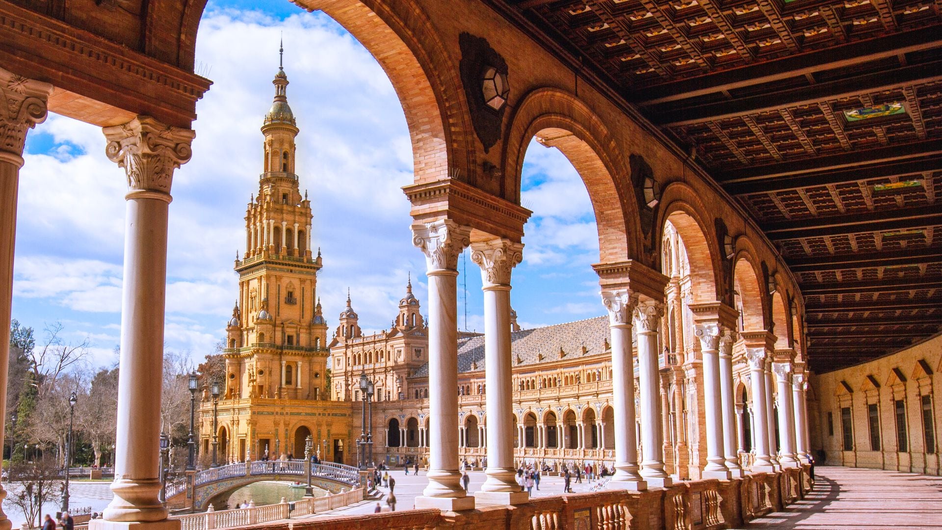 Más allá de la Feria de Abril: rincones 'fuera de ruta' que no te puedes perder en Sevilla