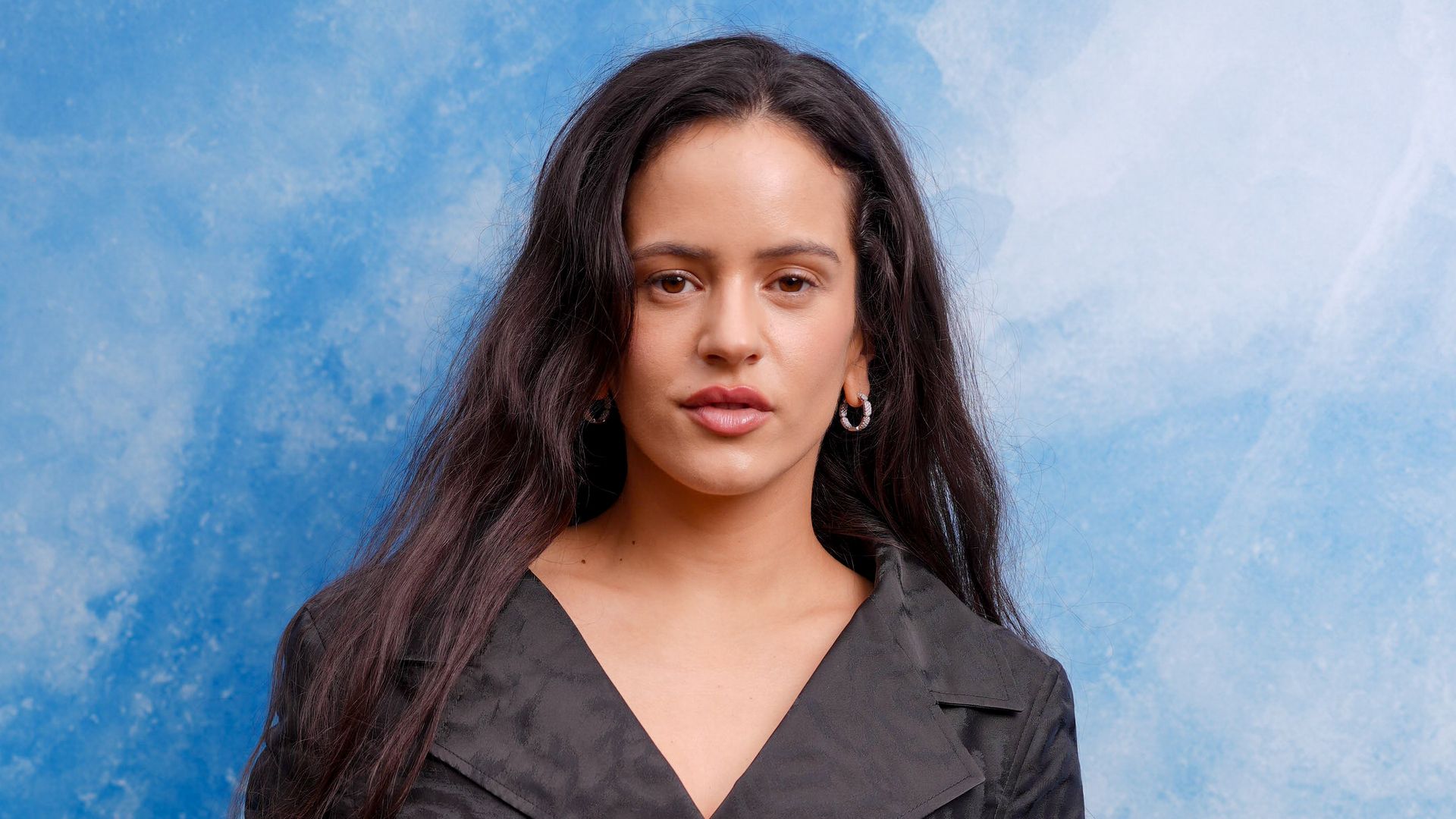 Rosalía, la artista del momento, también es humana: este vídeo recién levantada lo demuestra