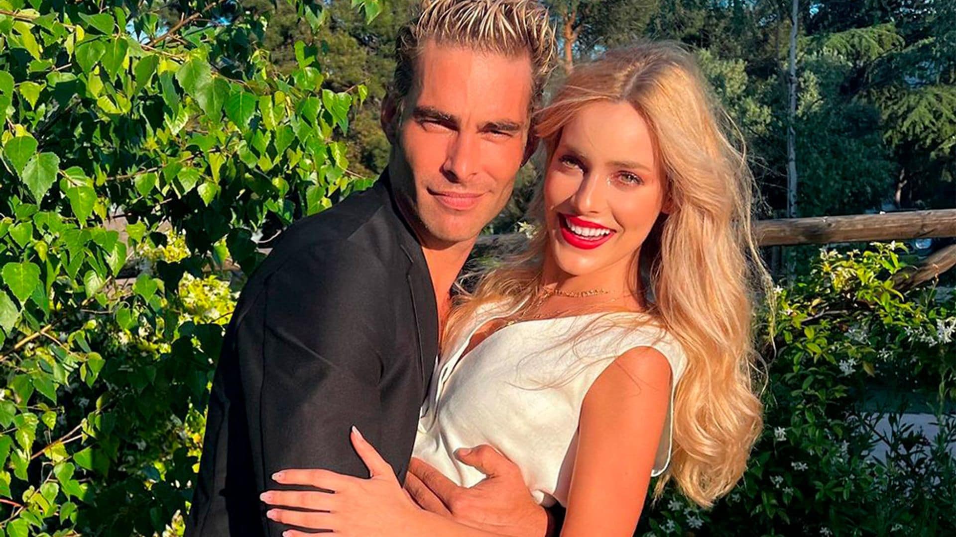 Alejandra Onieva disfruta del verano junto a su amigo Jon Kortajarena en el destino más de moda