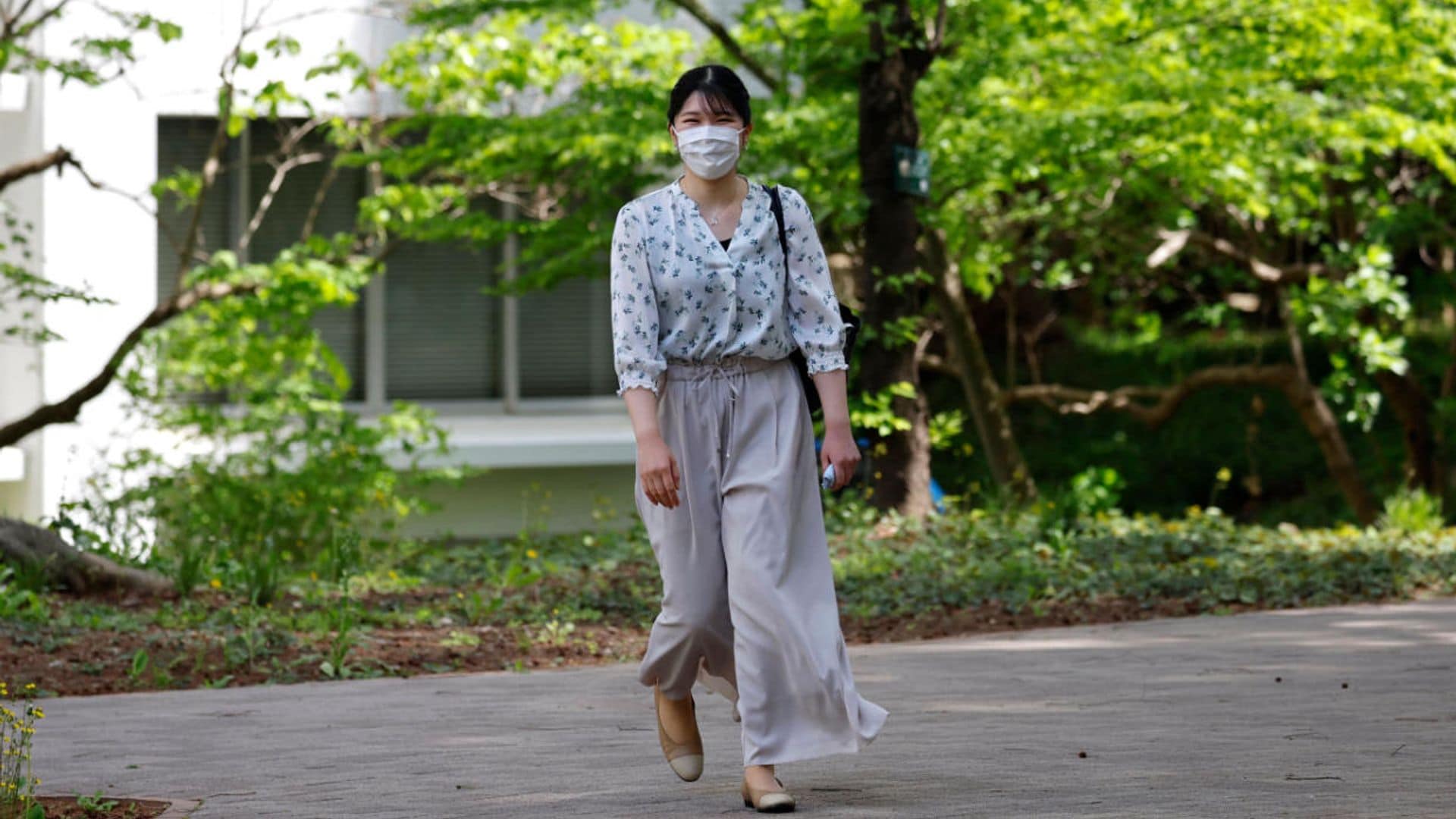 Aiko de Japón regresa a la Universidad después de tres años de clases telemáticas por la pandemia