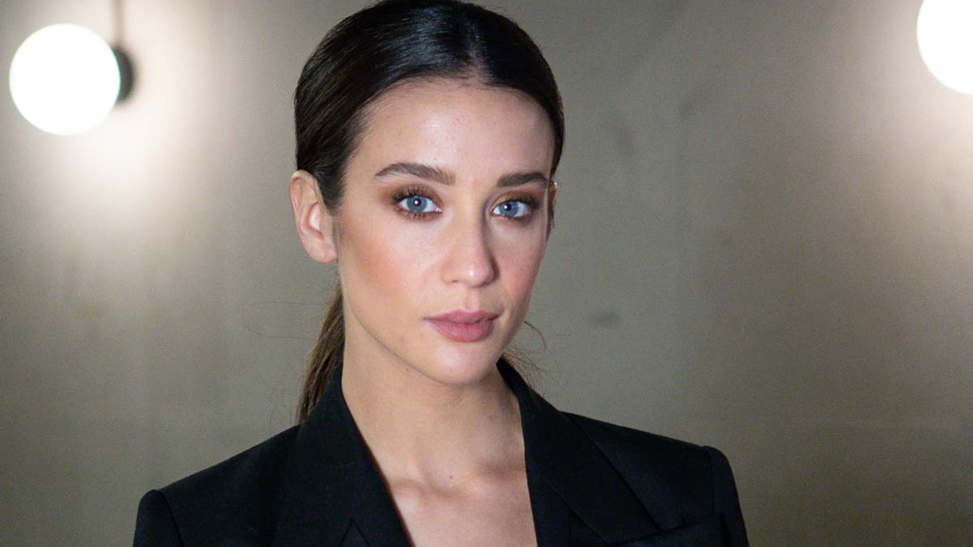 María Pedraza y las mechas rubias perfectas para un cambio de look mucho más sutil