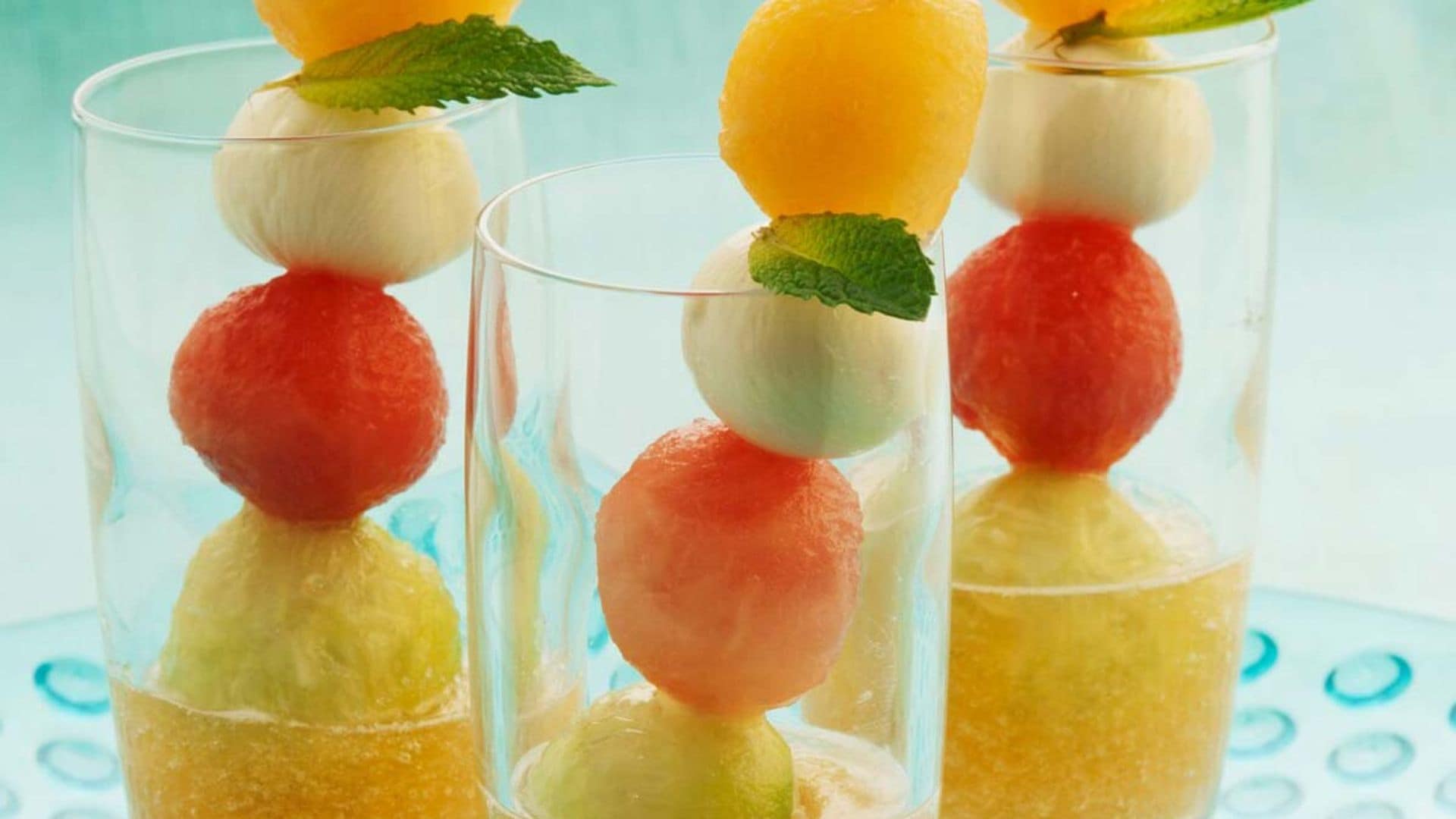 Brochetas de melón y sandía con granizado de naranja