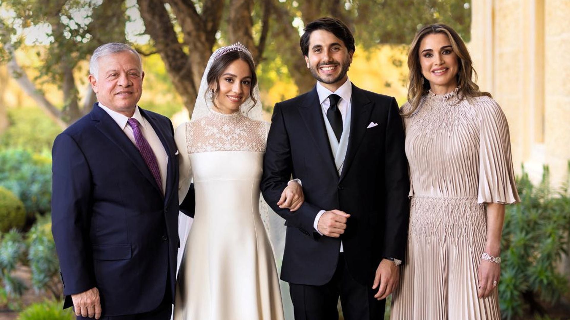 Todas las imágenes y todos los detalles de la boda de la princesa Iman, hija de Rania de Jordania
