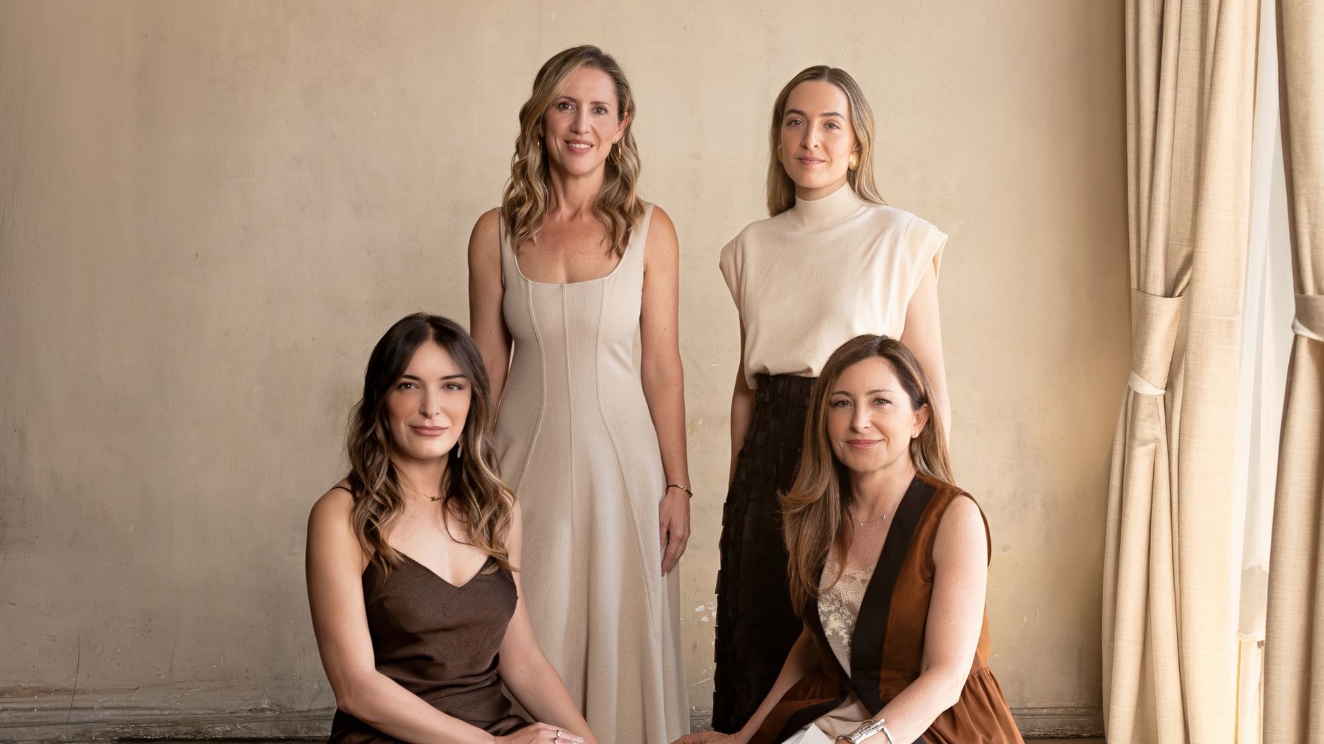 De izquierda a derecha, la Dra. María Ramírez, de DEMYA Sevilla, junto a las doctoras Cristina Ruiz Huete, Cristina de las Heras y Laura Santos, de DEMYA Madrid