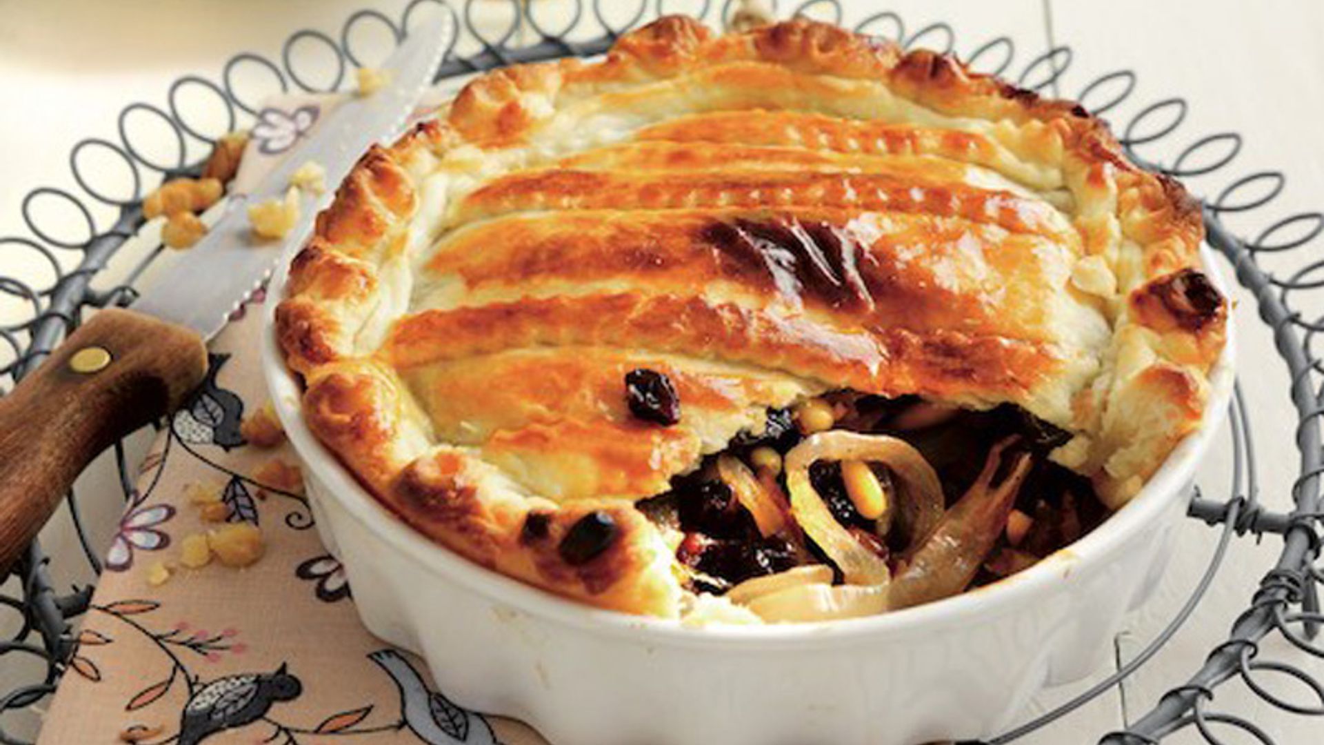 Empanada de cebolla y frutos secos
