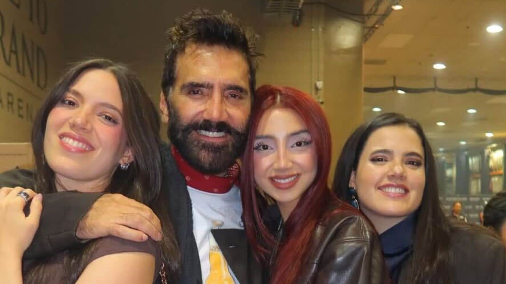 Alejandro Fernández y sus hijas América, Valentina y Camila