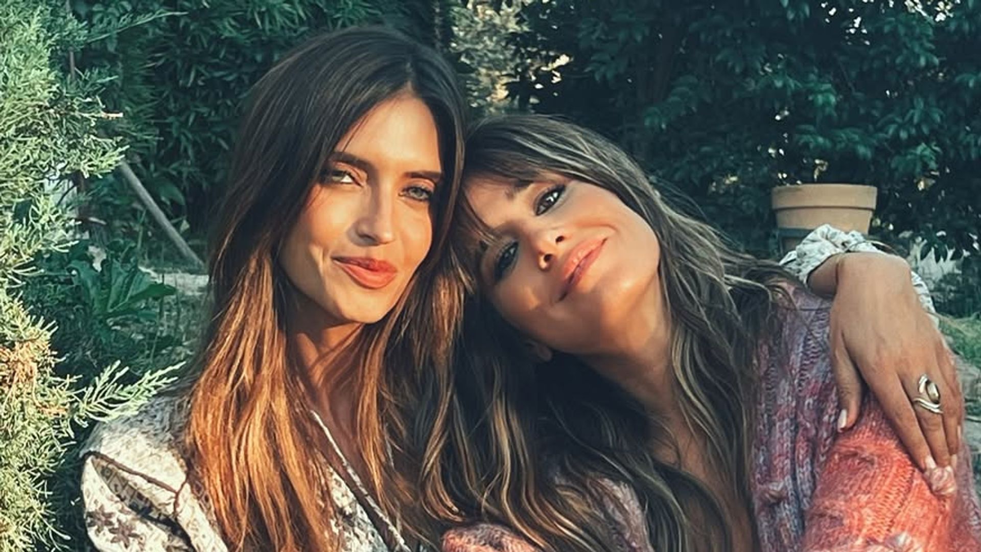 Sara Carbonero reaparece tras la muerte de su madre junto a Isabel Jiménez: "Nunca voy a estar bien, pero que no duela tanto"