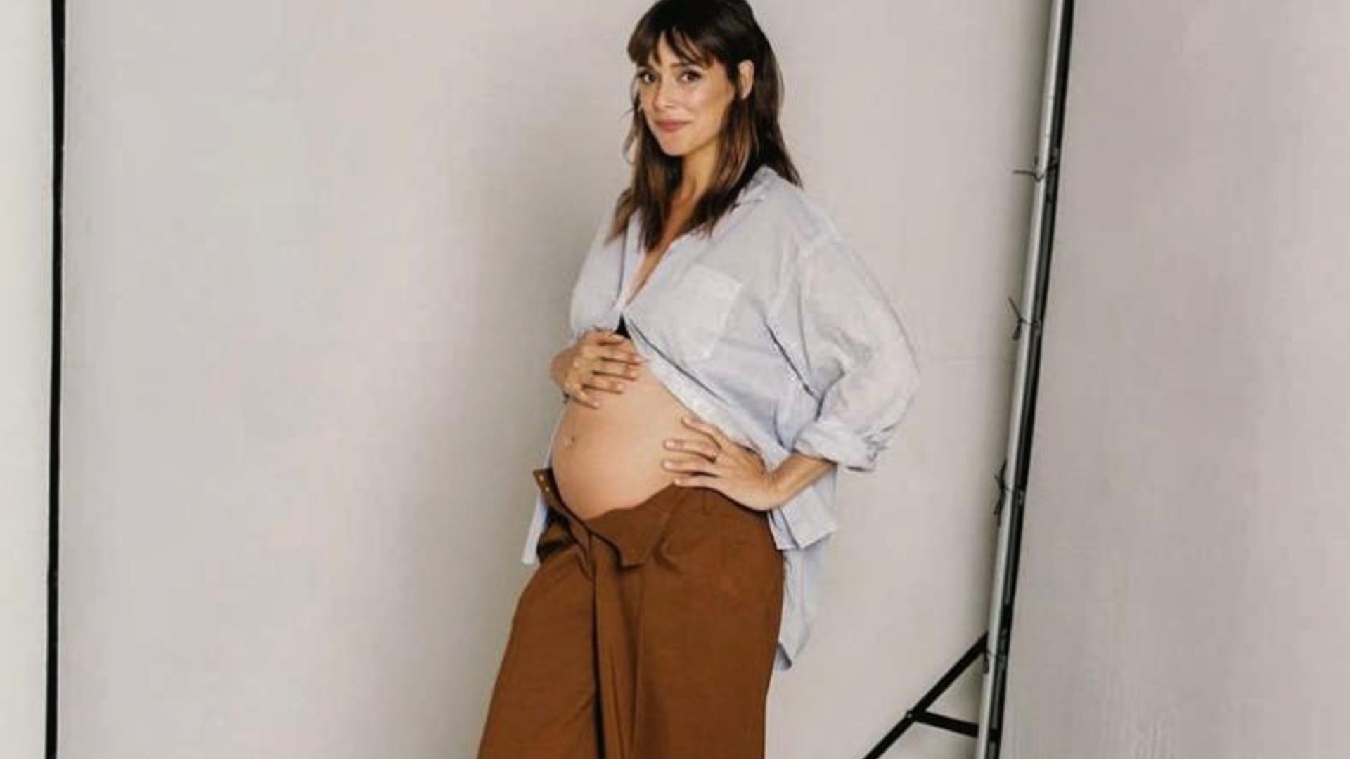 ¿Niño o niña? Belén Cuesta desvela que el bebé que espera es...