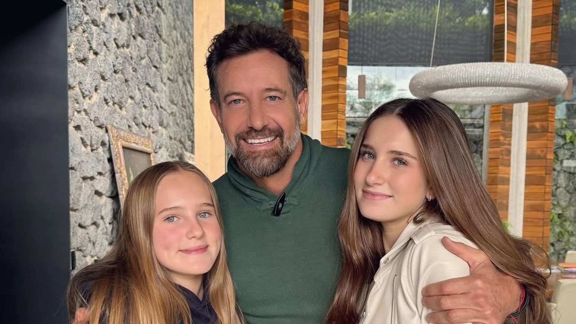 Gabriel Soto y sus hijas Elissa Marie y Miranda.