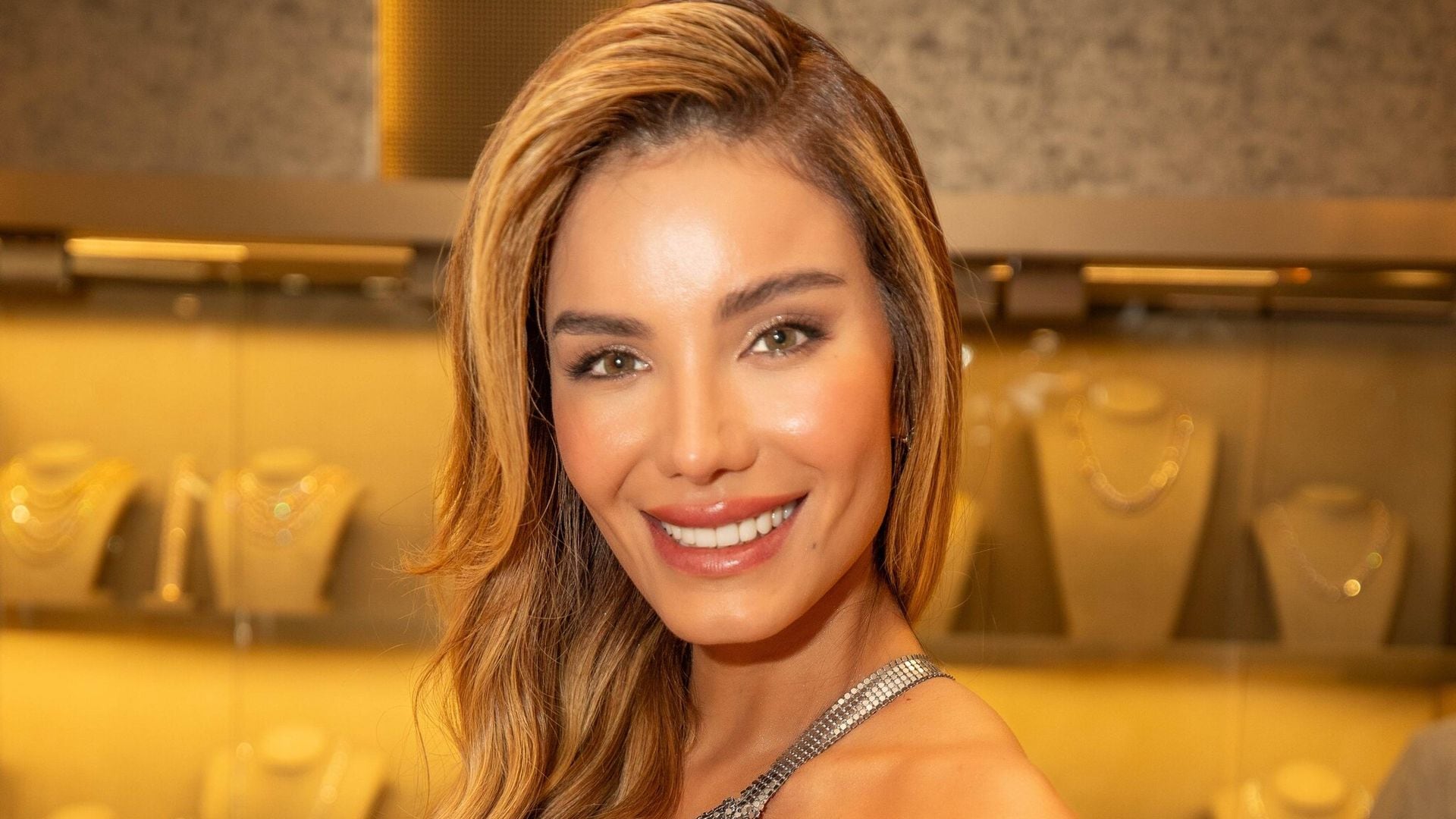 Aleska Génesis lanza nuevo perfume ¡HOLA!