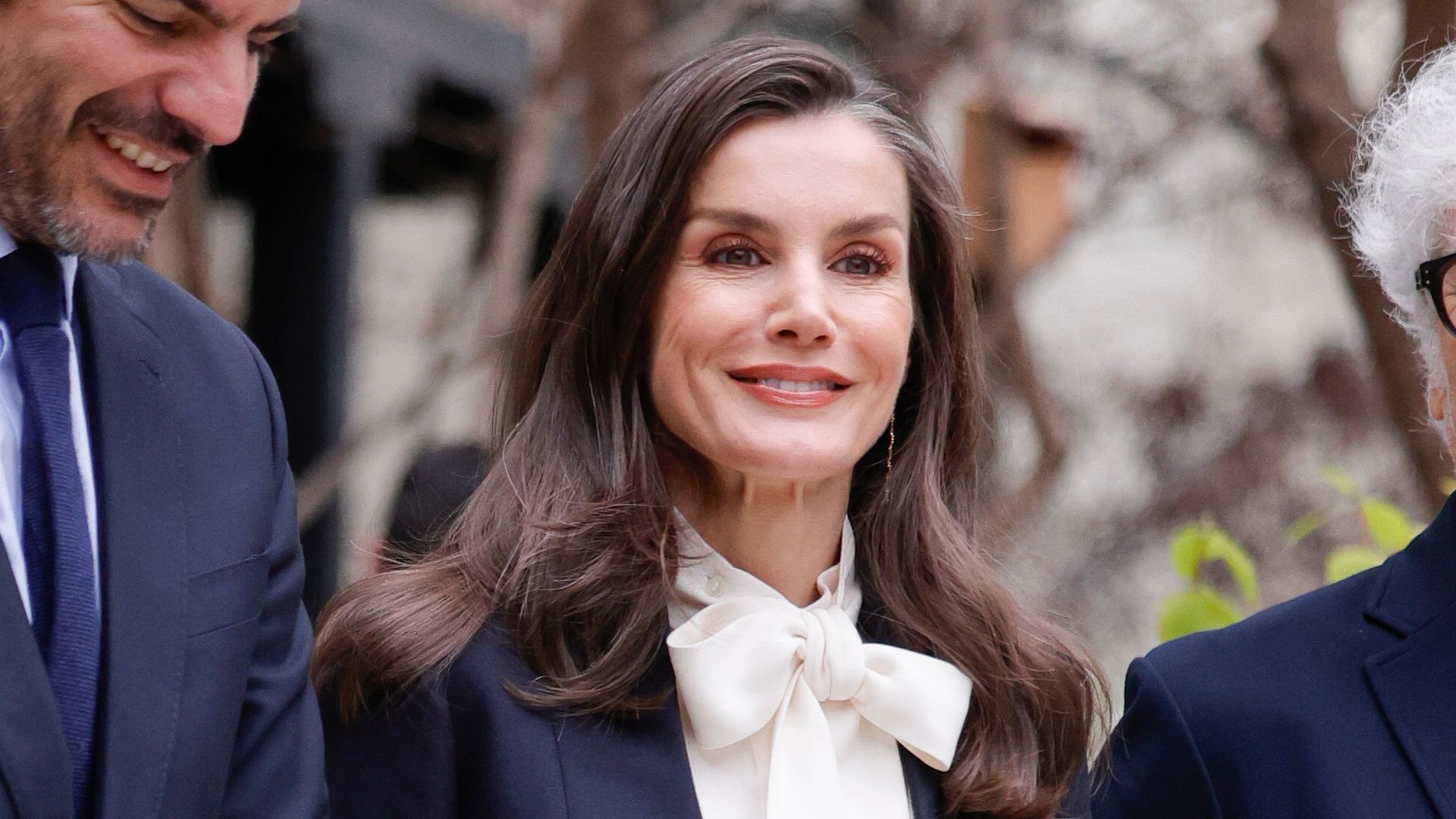 Los trucos que debes seguir para que el peinado te aguante perfecto varios días como a la reina Letizia