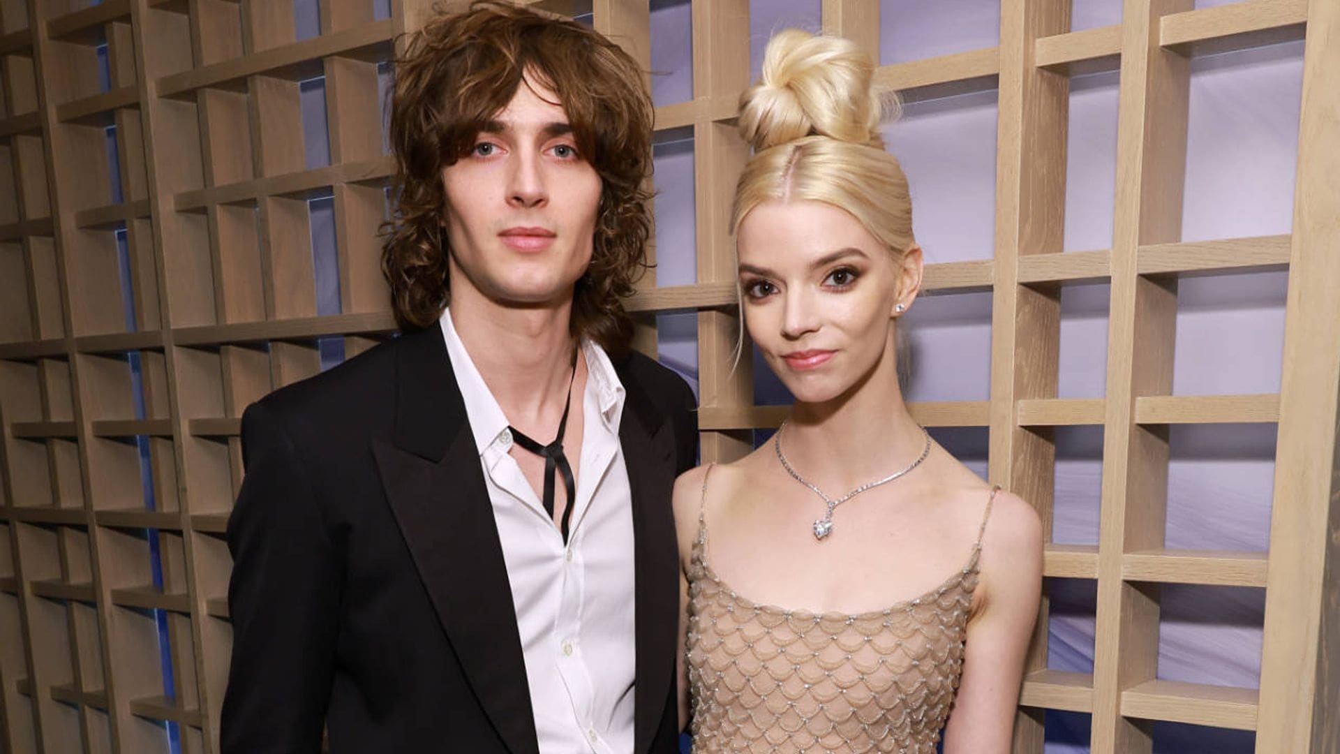 Anya Taylor-Joy se casa con Malcolm McRae en un histórico palacio de Venecia y ante invitados como Cara Delevingne