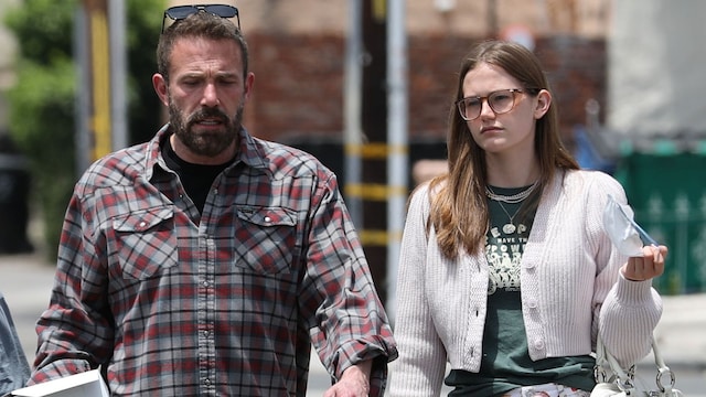 Ben Affleck fue visto con su hijo Samuel y su hija Violet durante una salida en Santa Mónica el pasado 26 de mayo.