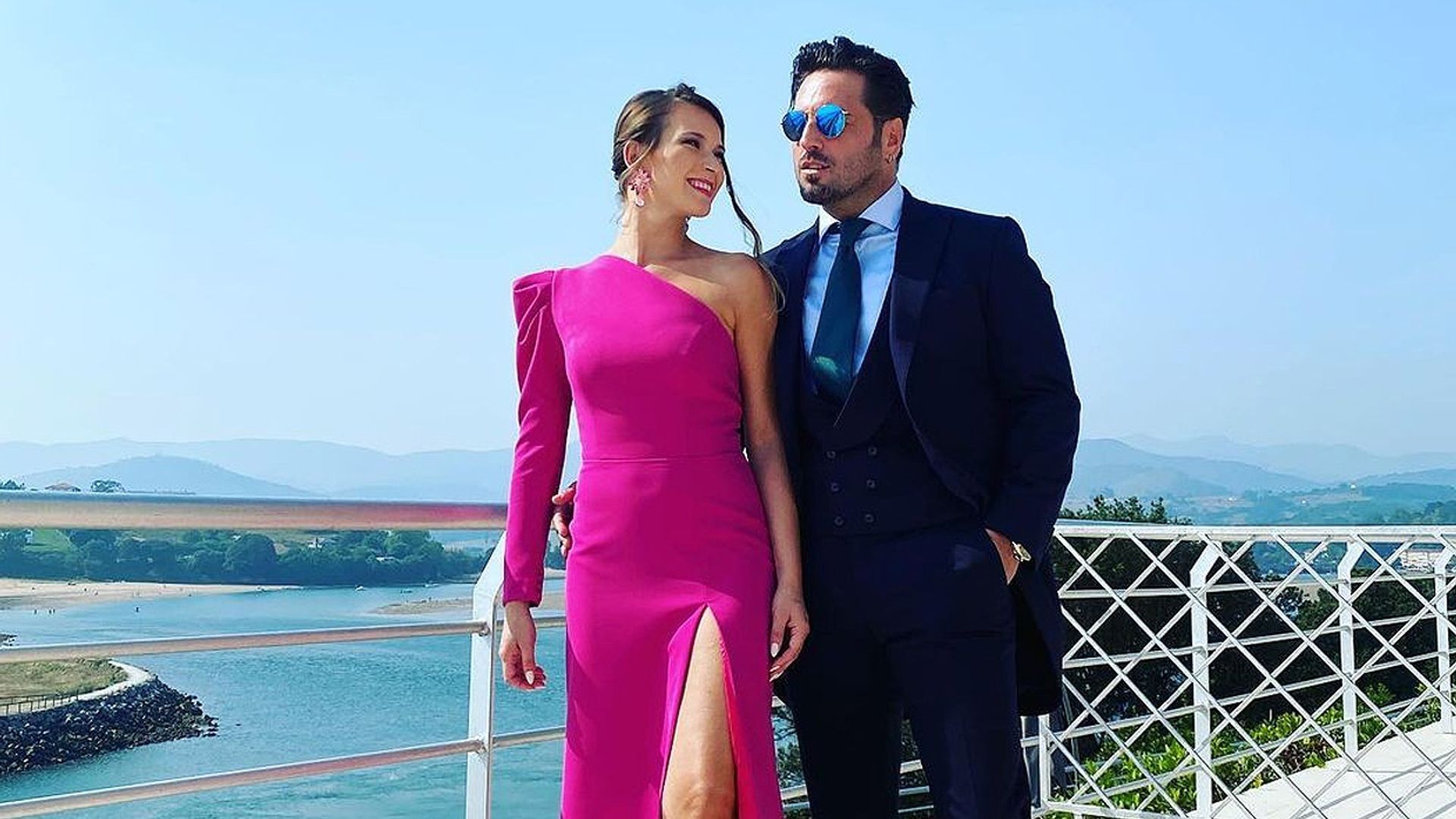 David Bustamante y Yana Olina, en la boda del hermano del cantante a pocos días de celebrar su particular aniversario