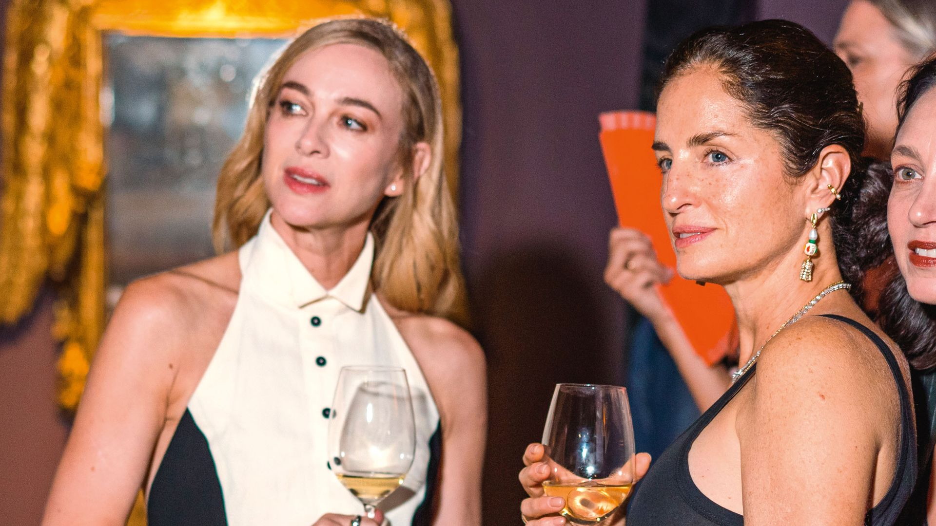 Marta Hazas y Carolina Herrera en la presentación de 'El Falsificador'