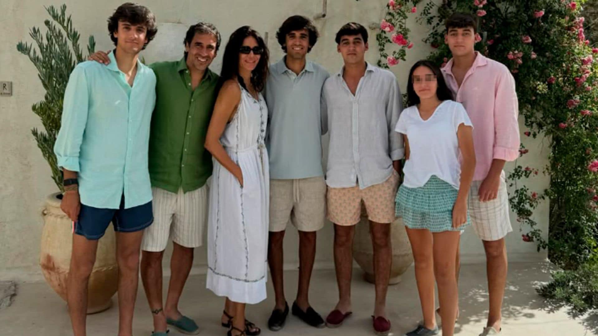 Así es la supernumerosa familia de Raúl, que deja el Real Madrid: 5 hijos que despuntan en el fútbol y el golf