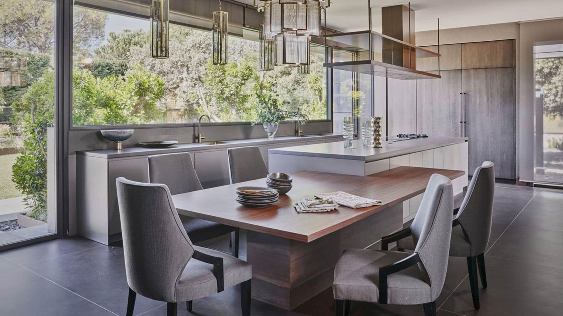 Se lleva la decoración maximalista también en la cocina