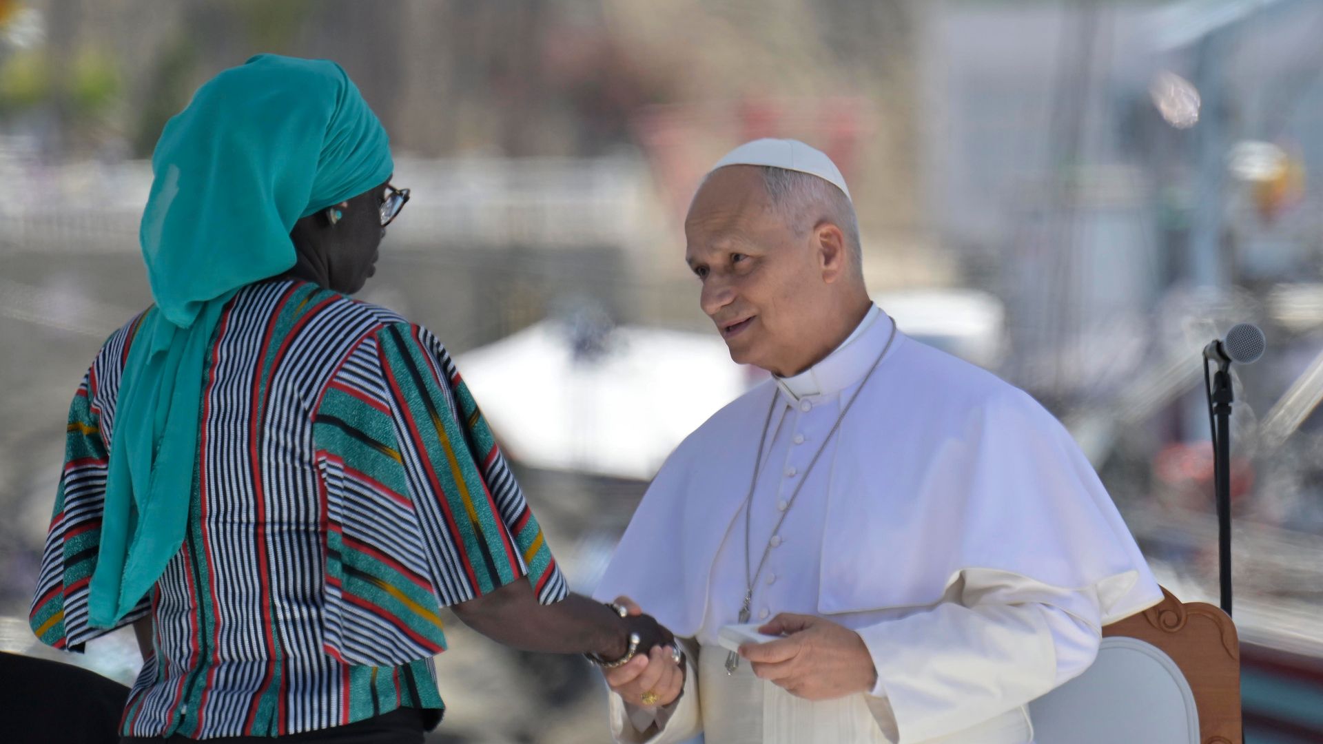 El Papa, en Arguineguín: "Europa no puede acostumbrarse a que el Atlántico y el Mediterráneo sean cementerios sin lápidas"