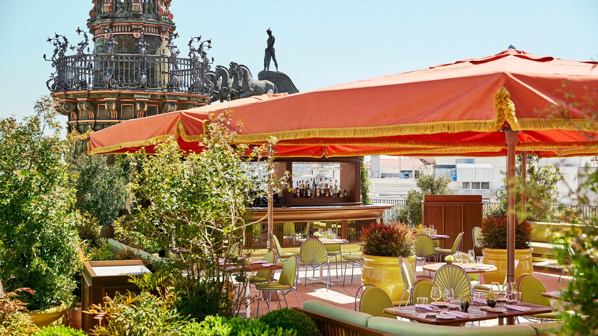 Terraza del restaurante Dani Brasserie en el Four Seasons Hotel de Madrid