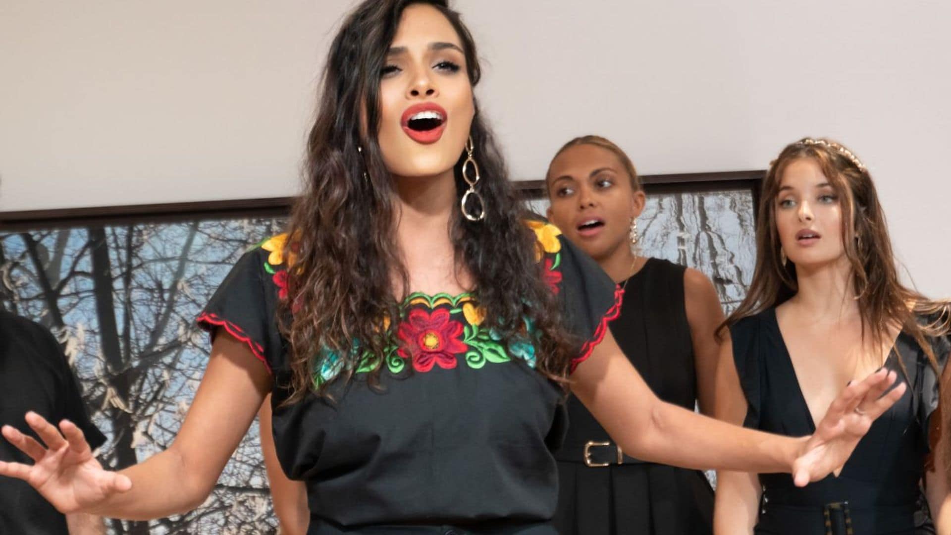 Así es Andrea Bayardo, la protagonista del musical 'Malinche' tras la marcha de Chanel Terrero