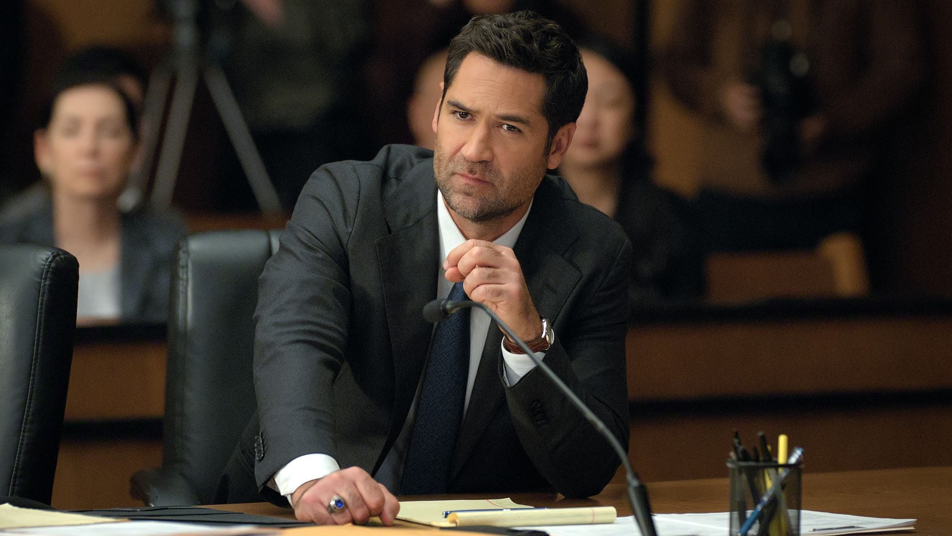 Manuel Garcia-Rulfo como Mickey Haller 'The Lincoln Lawyer'.