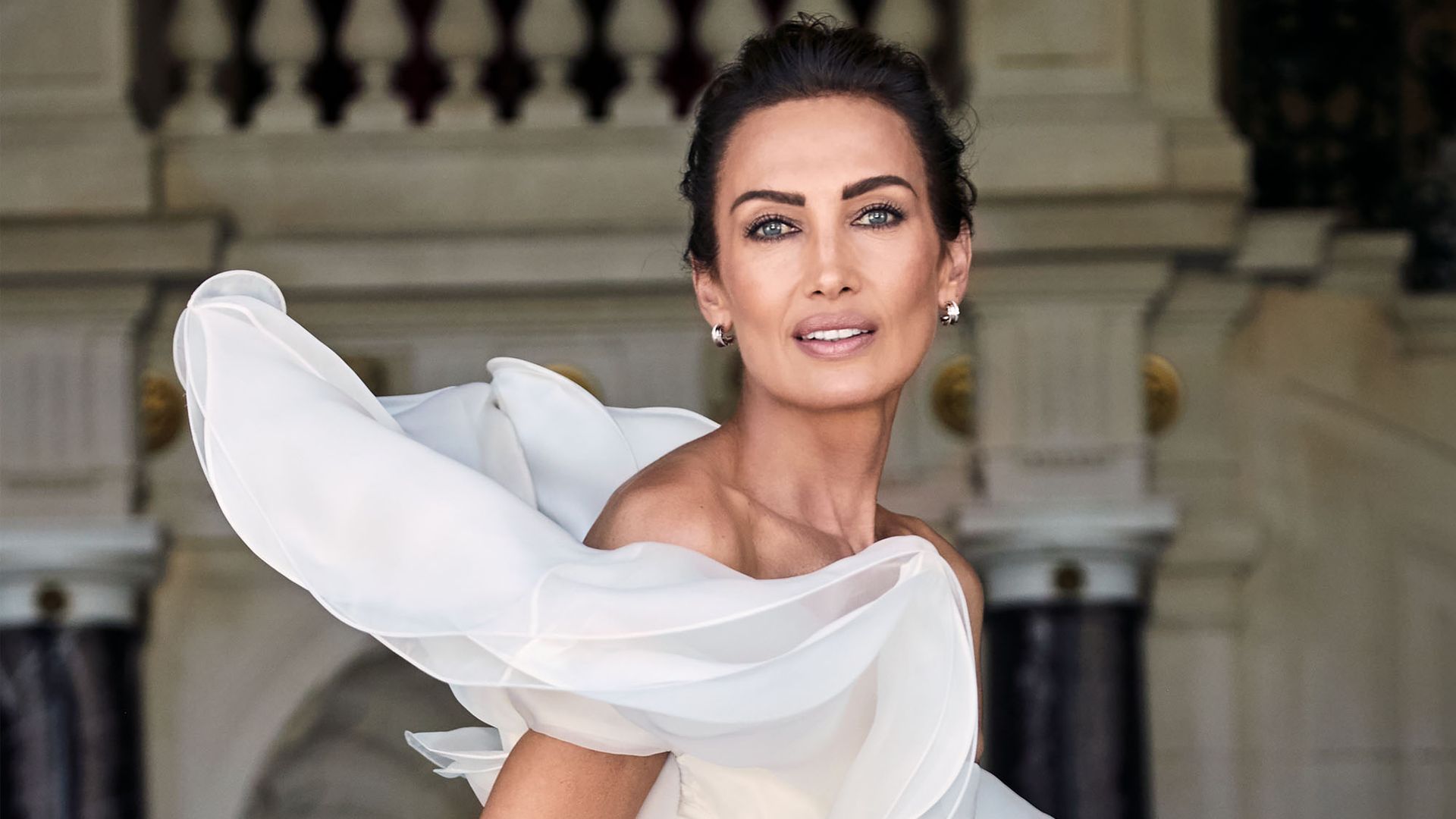 Las 6 bodas de la temporada y grandes exclusivas: el nuevo número de ¡HOLA! ya está a la venta